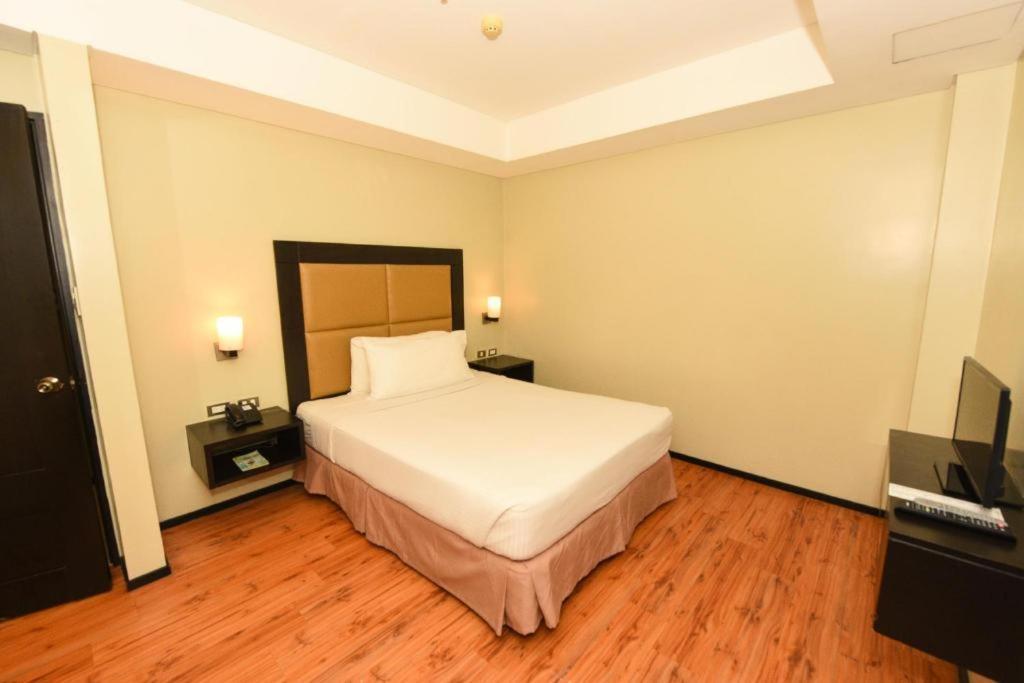 Mallberry Suites Business Hotel Кагаян-де-Оро Экстерьер фото