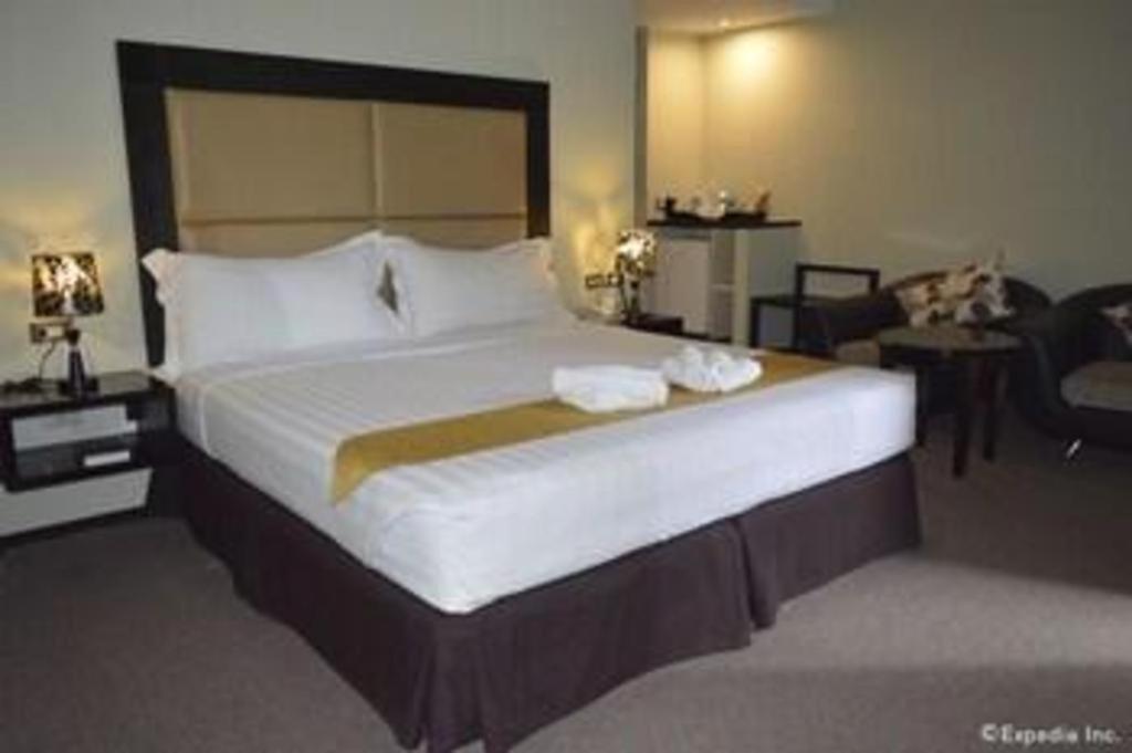 Mallberry Suites Business Hotel Кагаян-де-Оро Экстерьер фото