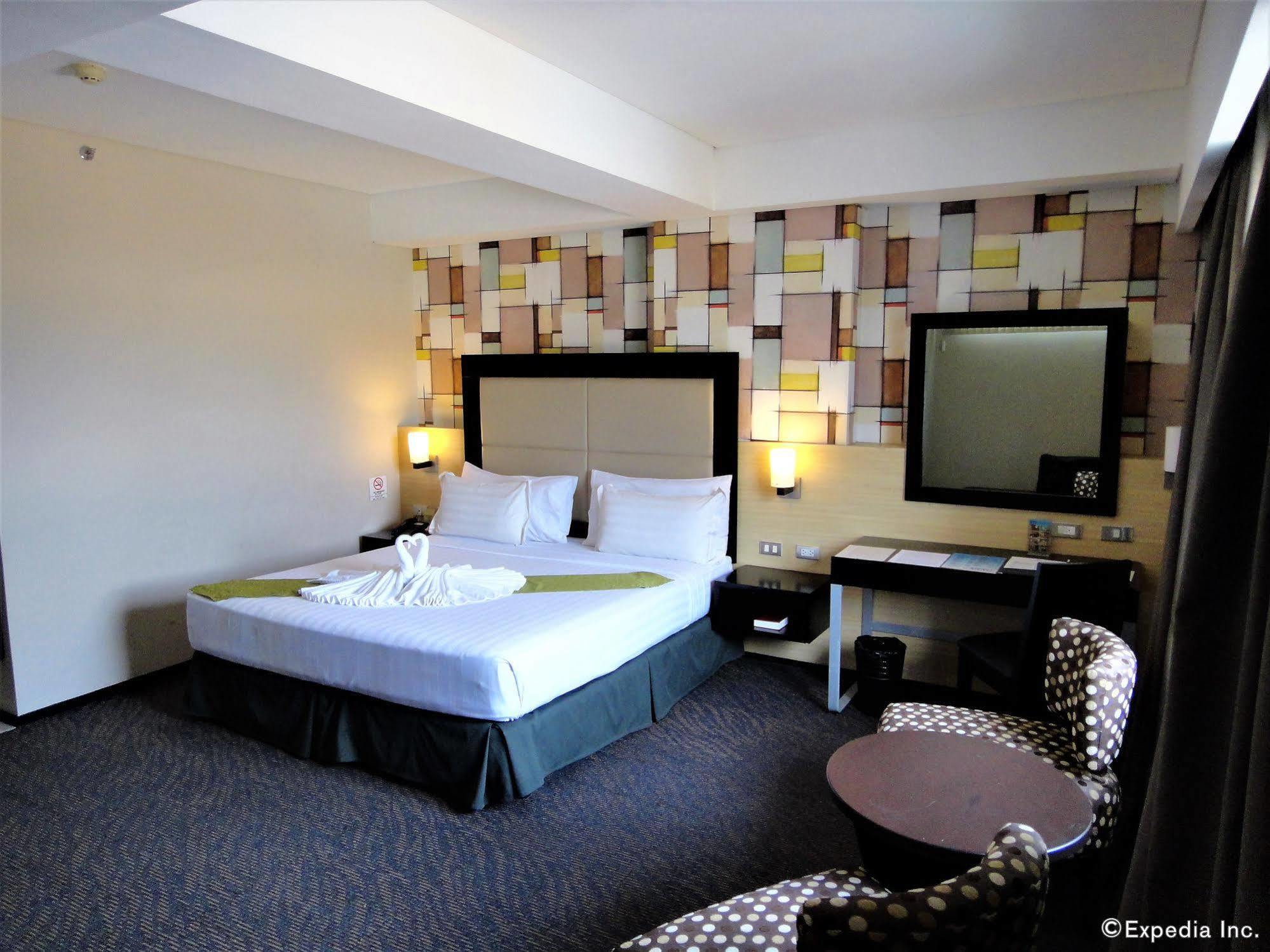Mallberry Suites Business Hotel Кагаян-де-Оро Экстерьер фото